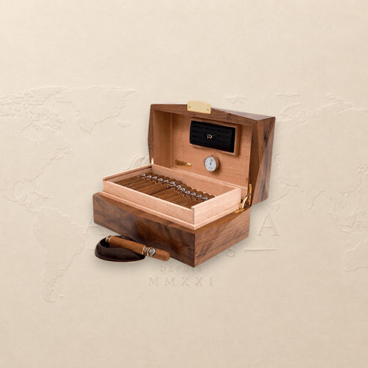 Montecristo Linea 1935 Humidor With Ashtray