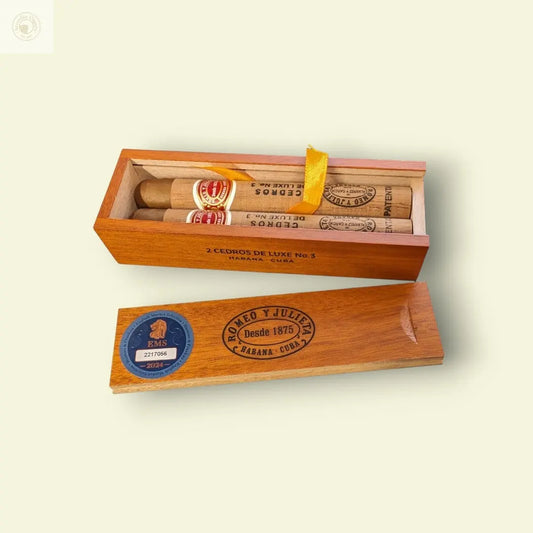 Romeo y Julieta Cedros De Luxe No. 3 Twin Gift Box