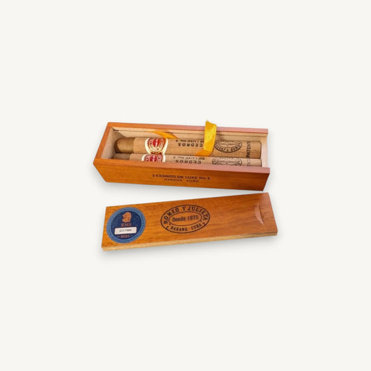 Romeo y Julieta Cedros De Luxe No. 3 - Twin Gift Box
