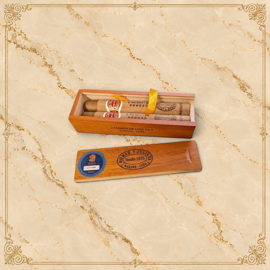 Arcadia Cigars Romeo y Julieta Cedros De Luxe No. 3 twin gift box containing two cedar-wrapped petit corona cigars