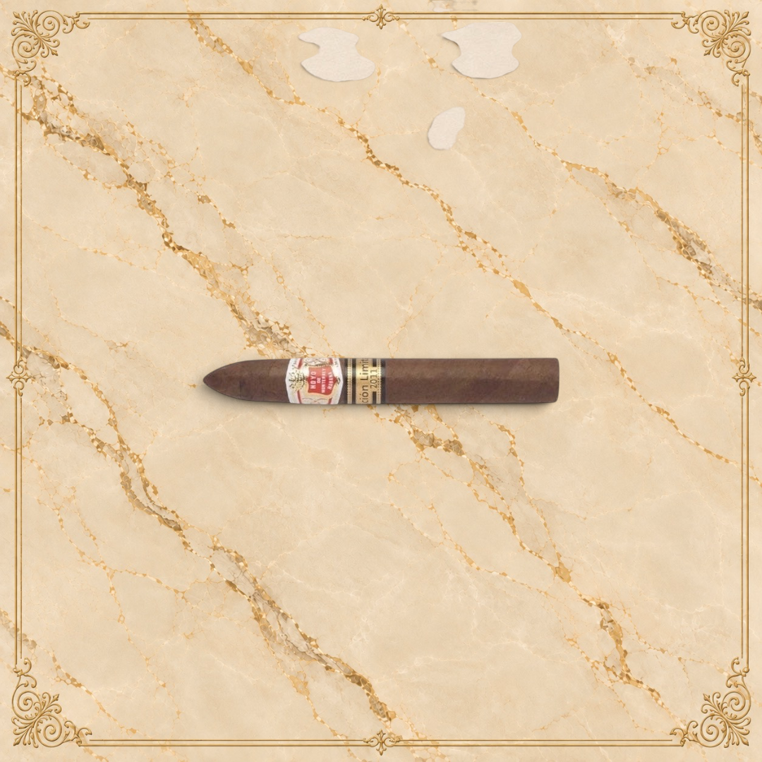 Arcadia Cigars Hoyo de Monterrey Short Hoyo Piramides 2011 limited edition cigar with a pointed cap and gold band